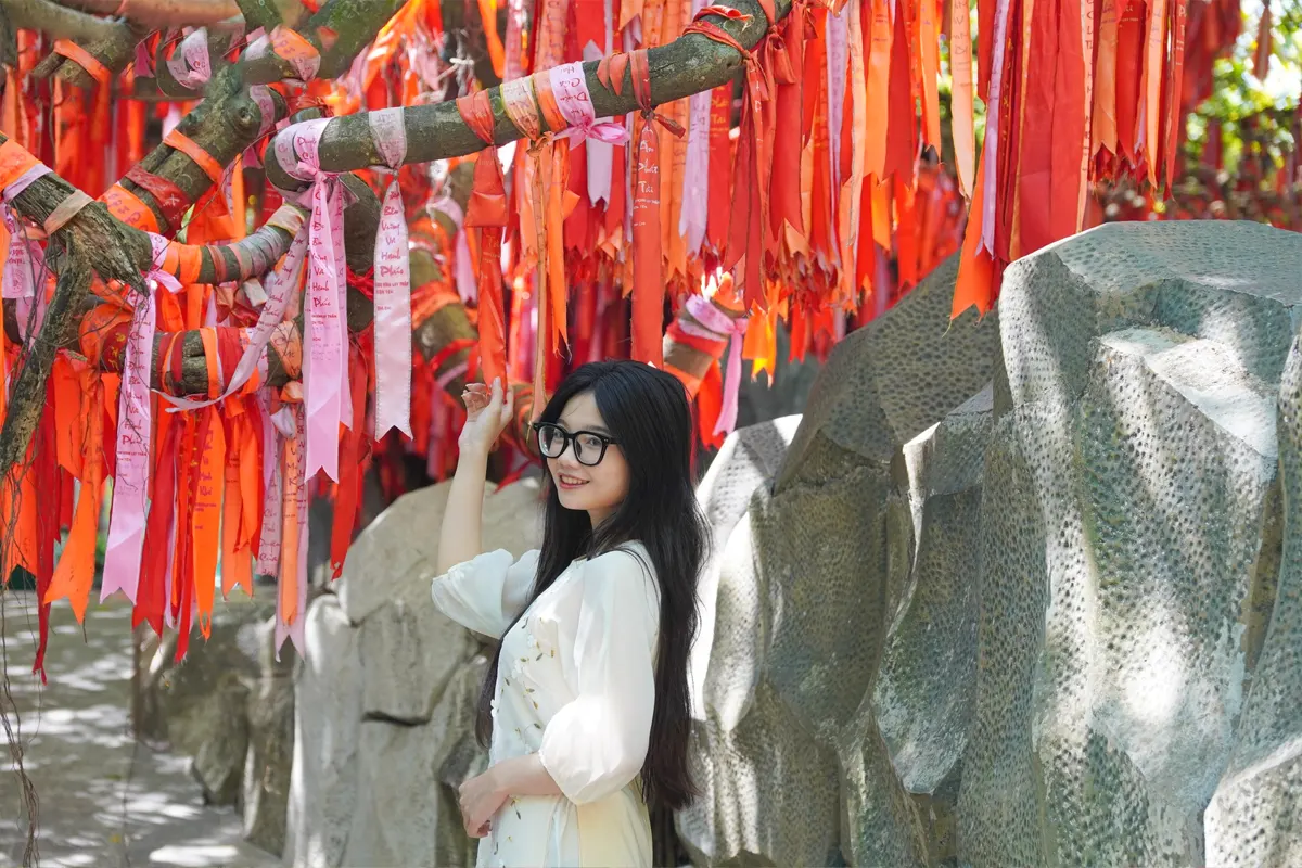 Khu du lich suoi tien